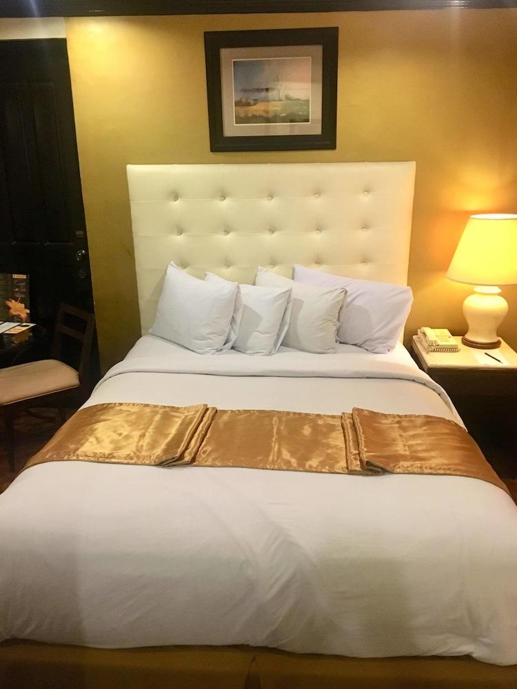 Lourdes Suites Makati City Exterior foto